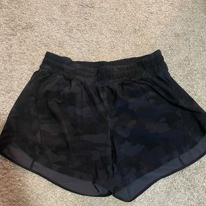 Lululemon size 14 track that high rise short. Cameo print.